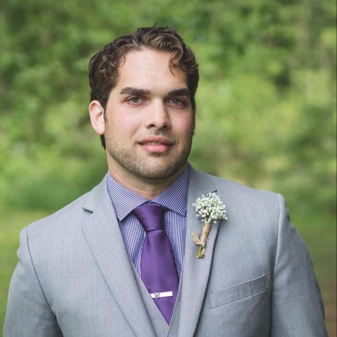 Devin Larson headshot